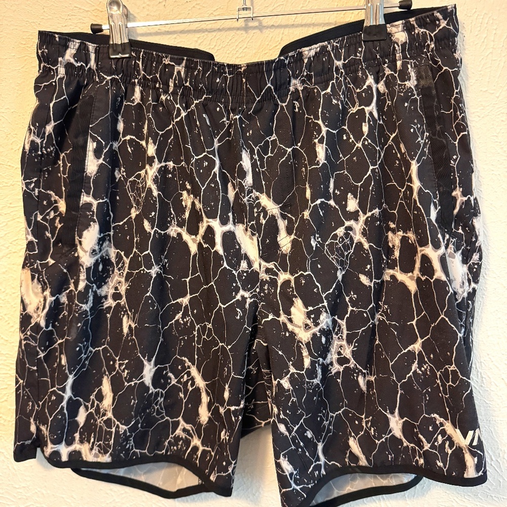 RVCA unlined lightweight shorts - Large